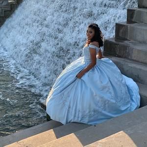 Meet your Posher, Cassandra